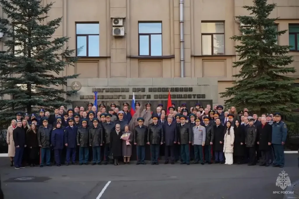 The ZVEZDA team congratulated the St. Petersburg University of the State Fire Service of the Russian Ministry of Emergency Situations on its 120th anniversary